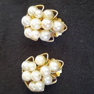 Vintage A.C 1/20 12k GF Faux Pearl Leaf clip-on Earrings